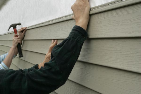 Cost of Insulated Siding Installation in Middletown