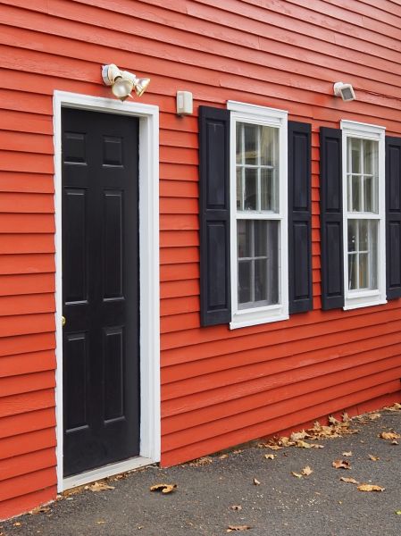Cost of Red Vinyl Siding Installation in Middletown